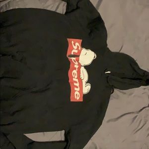Black supreme snoopie hoodie